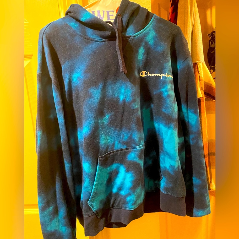 🦋Tie dye champion hoodie EUC🦋